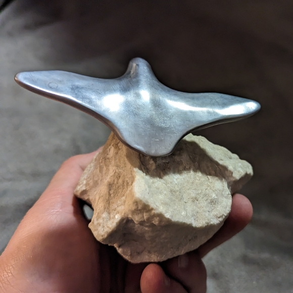 Hoselton Aluminum Seagull Sculpture on Stone Signed - Picture 4 of 8